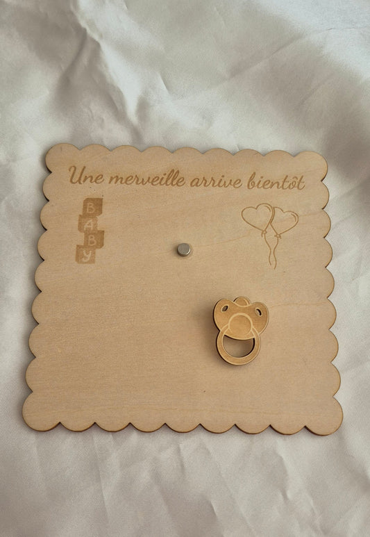 Carte aimantée en bois – Annonce de grossesse
