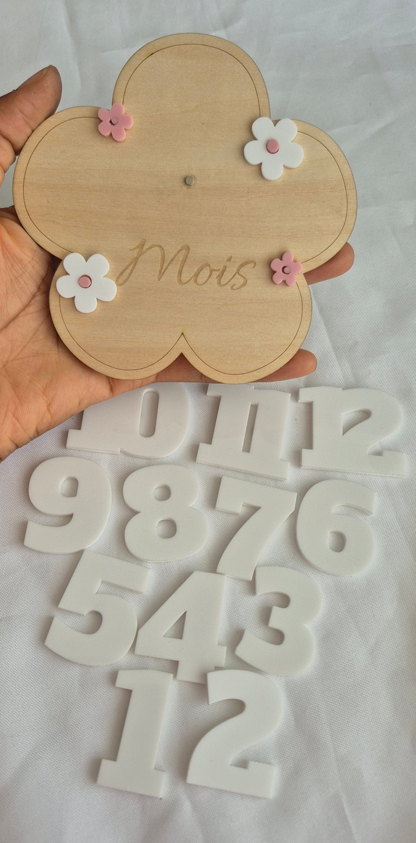 Carte étape bébé fleur en bois et acrylique