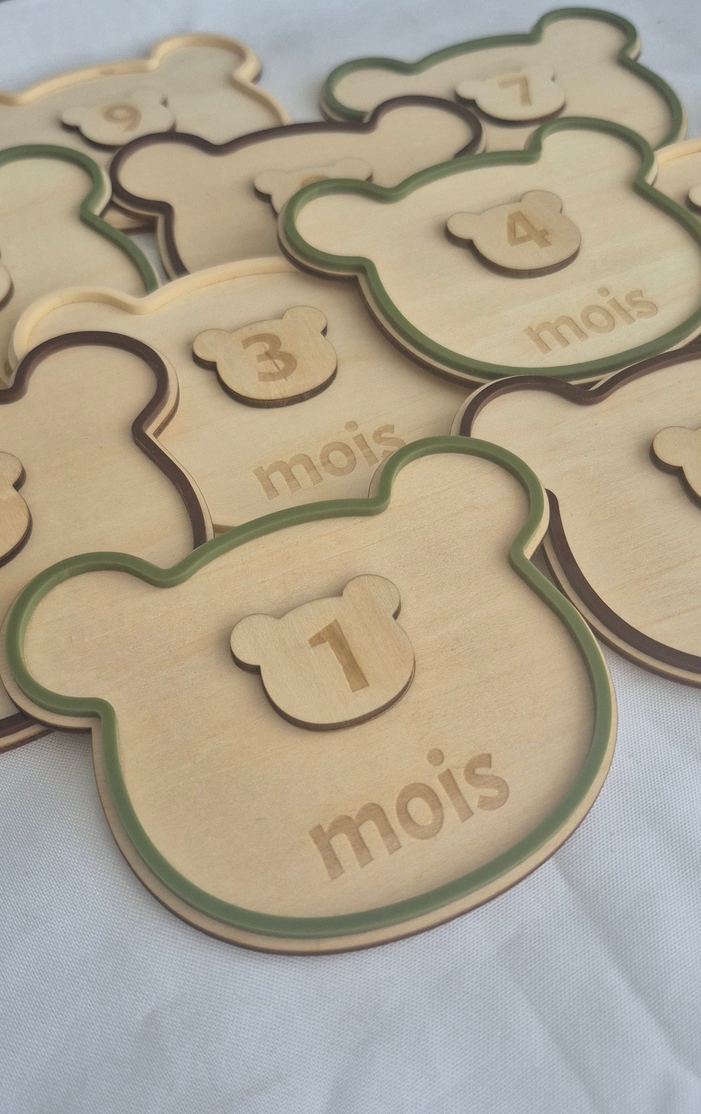 Carte étape bébé ourson en bois et acrylique