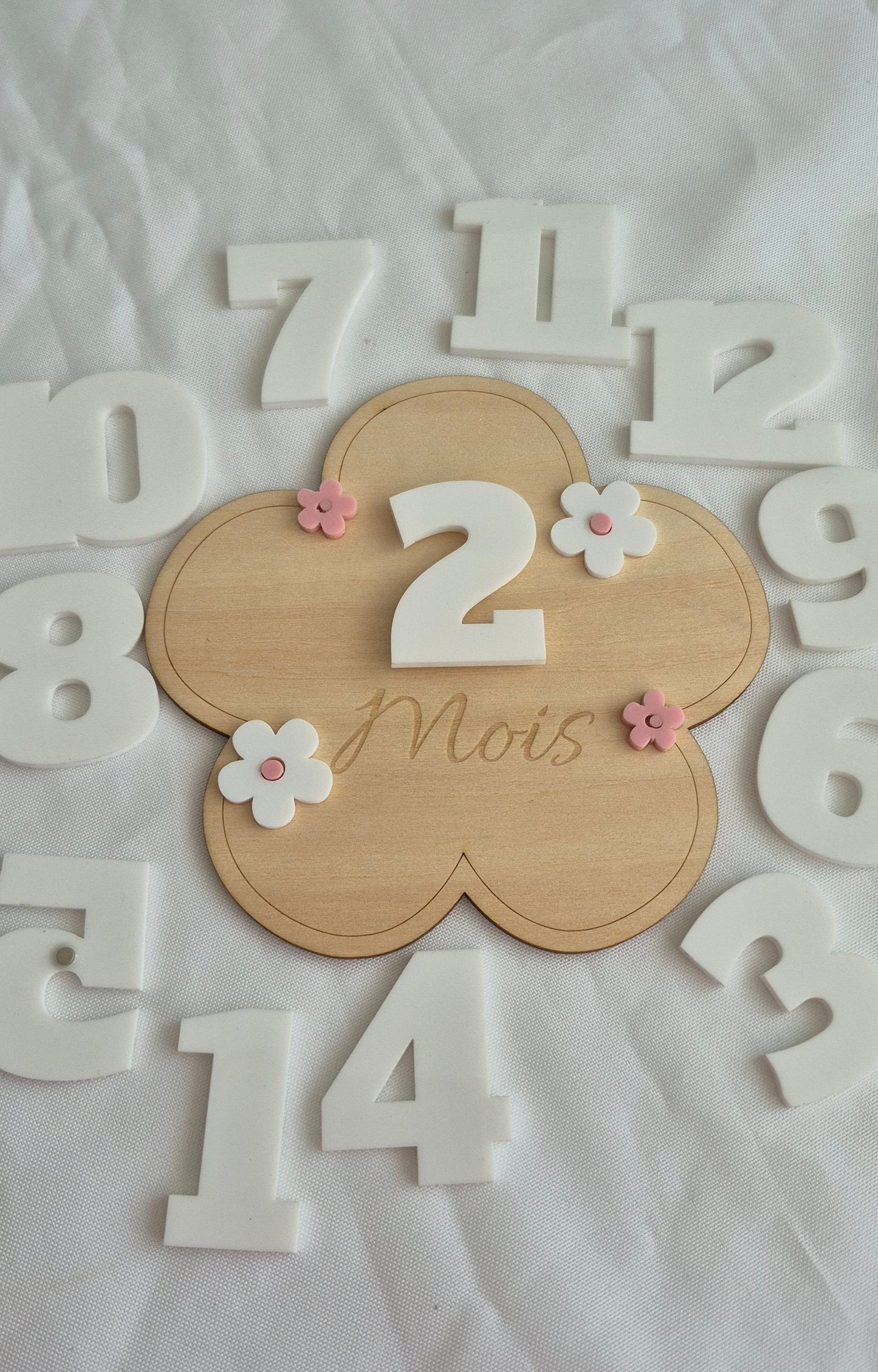 Carte étape bébé fleur en bois et acrylique
