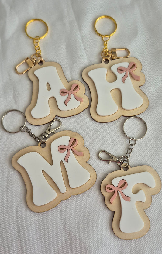 Porte-clés Initiale Personnalisée en Bois & Acrylique avec Nœud
